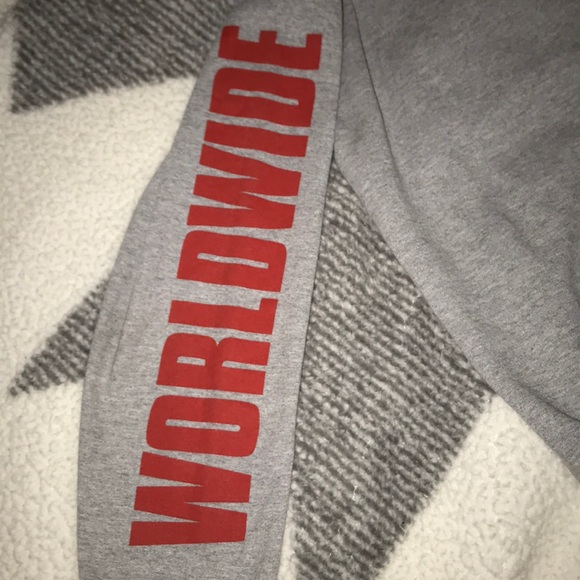 Gray sweatshirt with cute details - Picture 4 of 5